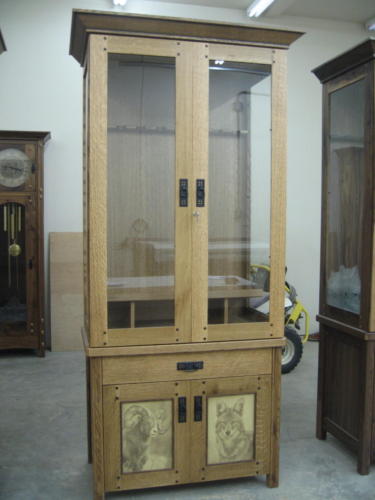 Laser engraved hutch